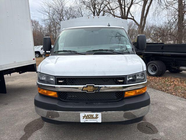 2025 Chevrolet Express Cutaway Work Van