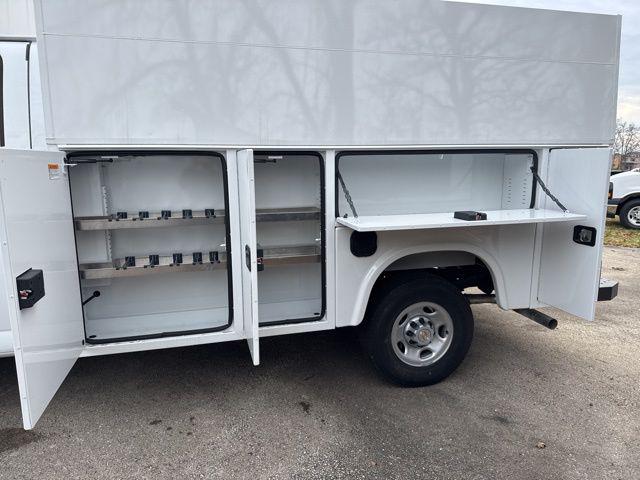 2025 Chevrolet Express Cutaway Work Van