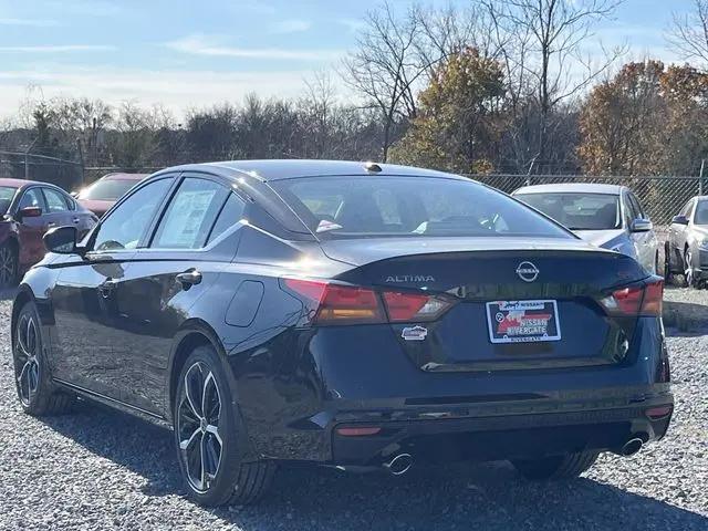 2025 Nissan Altima SR FWD
