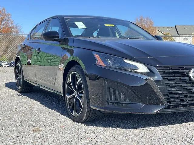 2025 Nissan Altima SR FWD