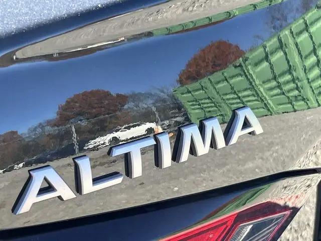2025 Nissan Altima SR FWD