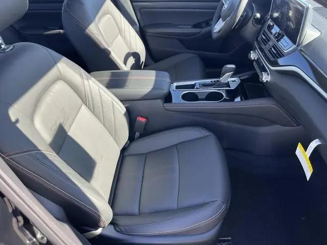 2025 Nissan Altima SR FWD
