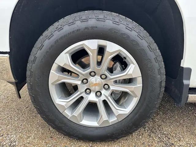 2026 Chevrolet Silverado 1500 4WD Crew Cab Short Bed LTZ