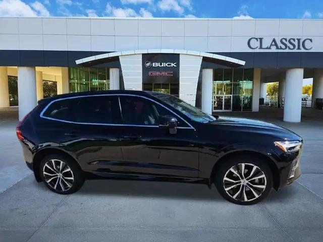 2022 Volvo XC60 B5 Momentum