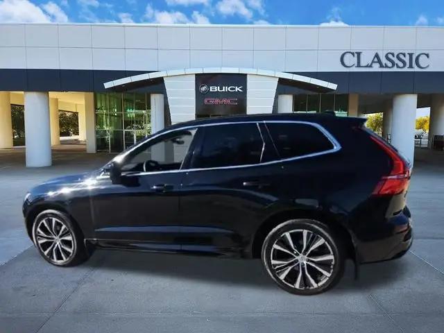 2022 Volvo XC60 B5 Momentum