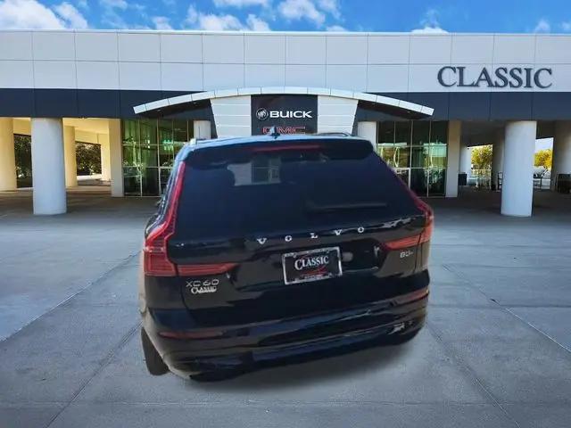 2022 Volvo XC60 B5 Momentum