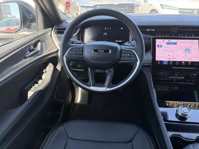 2025 Jeep Grand Cherokee L Limited 4x2