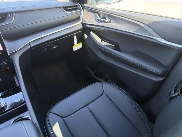 2025 Jeep Grand Cherokee L Limited 4x2