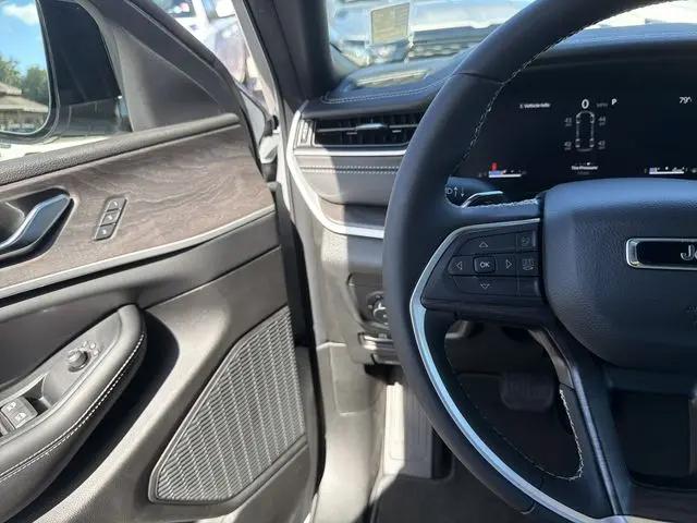 2025 Jeep Grand Cherokee L Limited 4x2