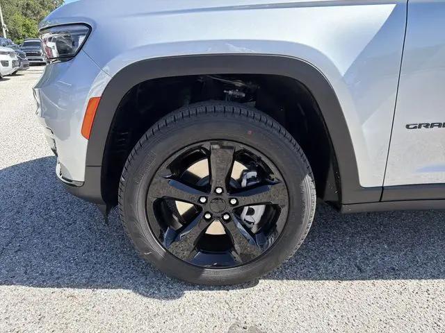 2025 Jeep Grand Cherokee L Limited 4x2