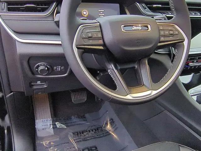 2025 Jeep Grand Cherokee Altitude X 4x4