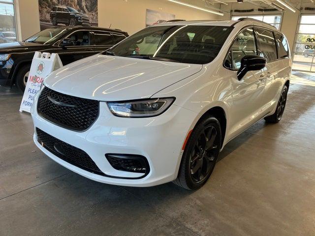 2023 Chrysler Pacifica Limited AWD
