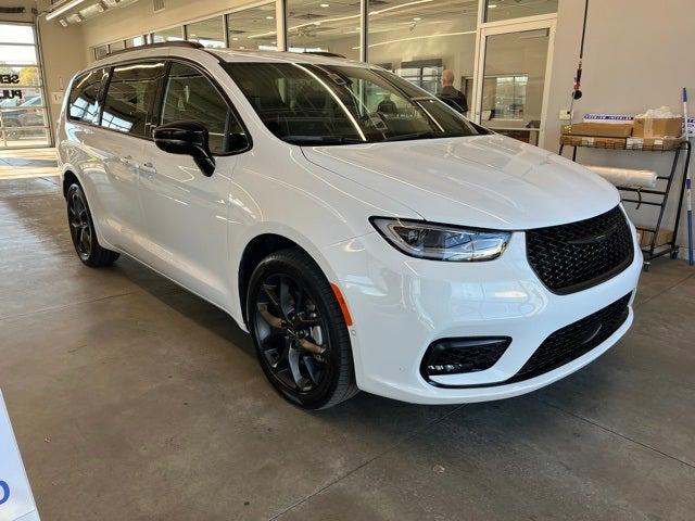 2023 Chrysler Pacifica Limited AWD