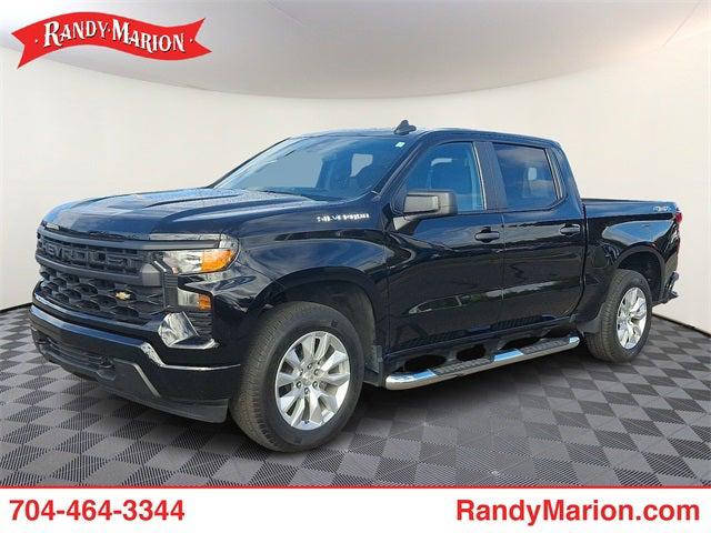 2022 Chevrolet Silverado 1500 4WD Crew Cab Short Bed Custom