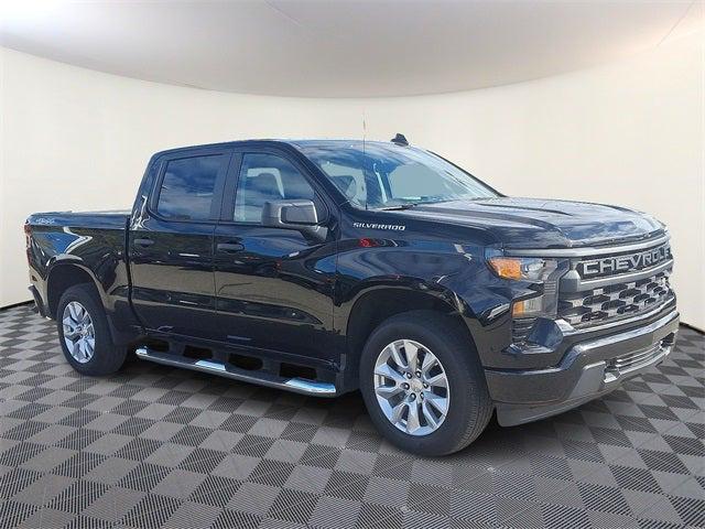 2022 Chevrolet Silverado 1500 4WD Crew Cab Short Bed Custom