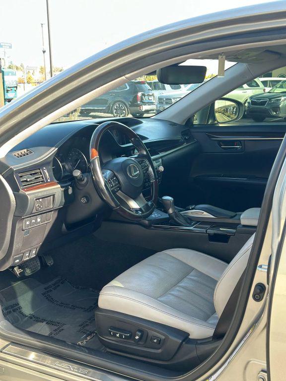2017 Lexus ES 300h ES 300h Sedan 4D