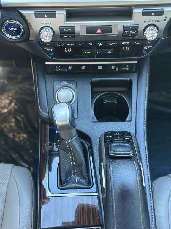 2017 Lexus ES 300h ES 300h Sedan 4D