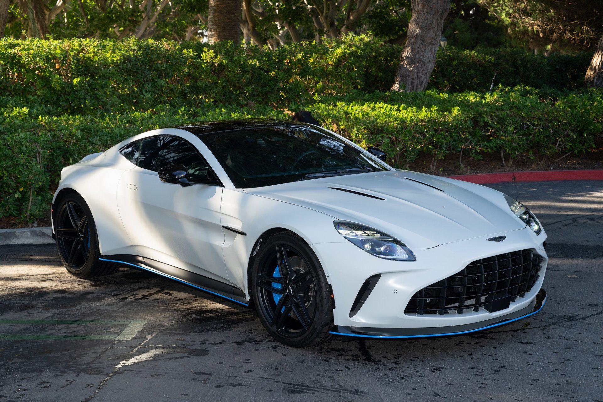 2025 Aston Martin Vantage Base