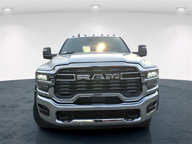 2026 RAM Ram 4500 Chassis Cab RAM 4500 TRADESMAN CHASSIS CREW CAB 4X4 60 CA 2026 RAM Ram 4500 Chassis Cab RAM 4500 TRADESMAN CHASSIS CREW CAB 4X4 60 CA