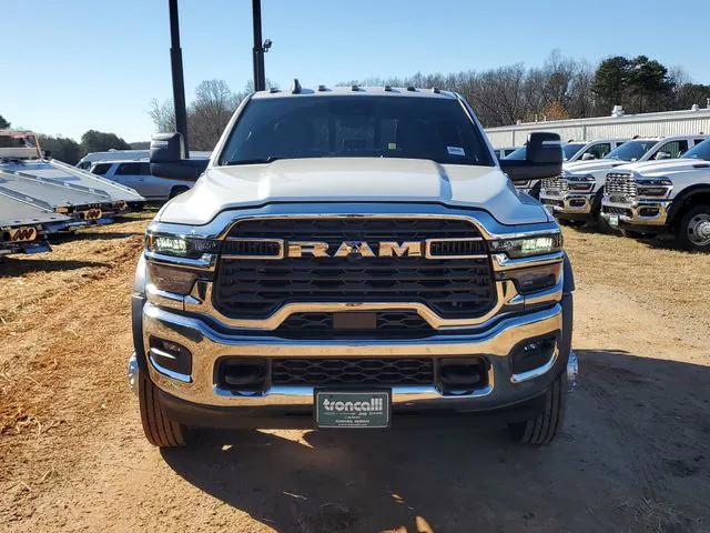 2026 RAM Ram 5500 Chassis Cab RAM 5500 TRADESMAN CHASSIS CREW CAB 4X4 84 CA