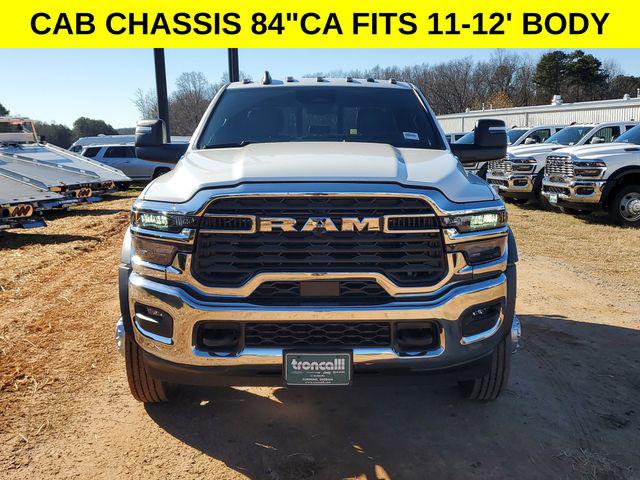 2026 RAM Ram 5500 Chassis Cab RAM 5500 TRADESMAN CHASSIS CREW CAB 4X4 84 CA