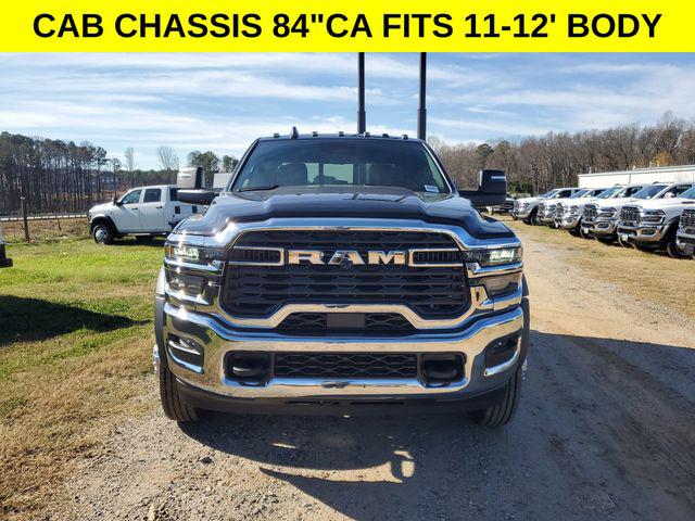 2026 RAM Ram 5500 Chassis Cab RAM 5500 TRADESMAN CHASSIS CREW CAB 4X4 84 CA