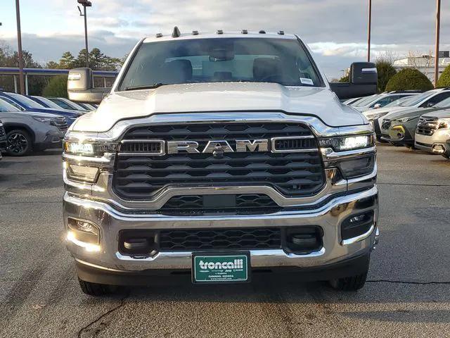 2026 RAM Ram 3500 Chassis Cab RAM 3500 TRADESMAN CREW CAB CHASSIS 4X4 60 CA