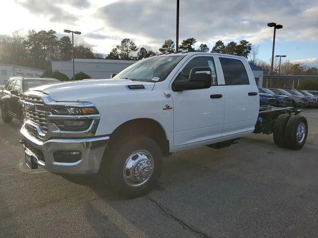2026 RAM Ram 3500 Chassis Cab RAM 3500 TRADESMAN CREW CAB CHASSIS 4X4 60 CA