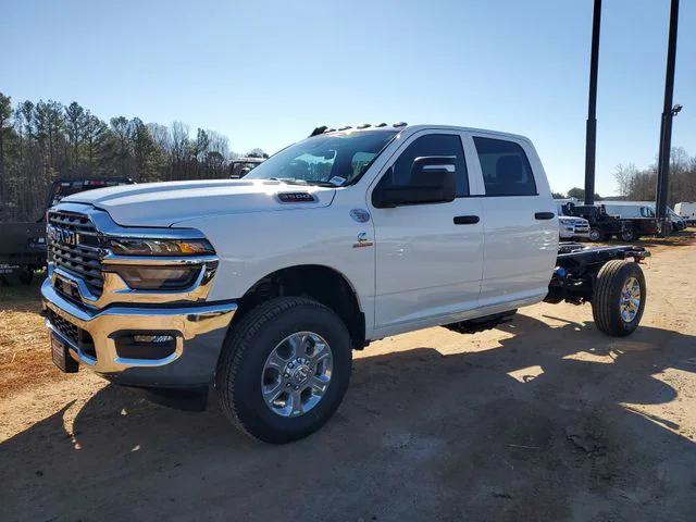 2026 RAM Ram 3500 Chassis Cab RAM 3500 TRADESMAN CREW CAB CHASSIS 4X4 60 CA 2026 RAM Ram 3500 Chassis Cab RAM 3500 TRADESMAN CREW CAB CHASSIS 4X4 60 CA