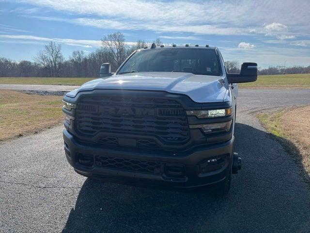 2026 RAM Ram 3500 RAM 3500 TRADESMAN CREW CAB 4X4 8 BOX