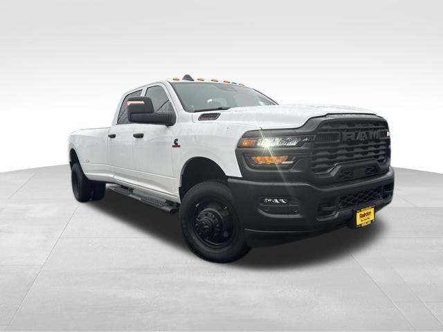 2026 RAM Ram 3500 RAM 3500 TRADESMAN CREW CAB 4X4 8 BOX