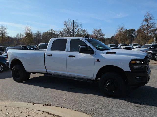 2026 RAM Ram 3500 RAM 3500 TRADESMAN CREW CAB 4X4 8 BOX