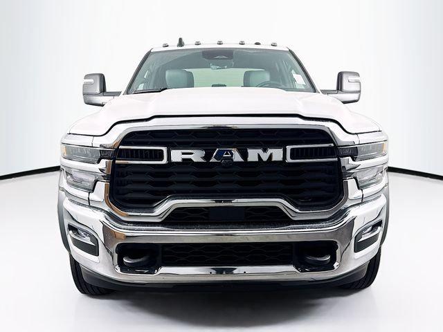 2026 RAM Ram 5500 Chassis Cab RAM 5500 TRADESMAN CHASSIS CREW CAB 4X4 84 CA 2026 RAM Ram 5500 Chassis Cab RAM 5500 TRADESMAN CHASSIS CREW CAB 4X4 84 CA