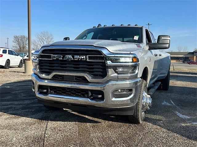 2026 RAM Ram 3500 RAM 3500 TRADESMAN CREW CAB 4X4 8 BOX