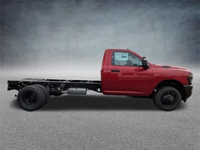 2026 RAM Ram 3500 Chassis Cab RAM 3500 TRADESMAN CHASSIS REGULAR CAB 4X4 84 CA 2026 RAM Ram 3500 Chassis Cab RAM 3500 TRADESMAN CHASSIS REGULAR CAB 4X4 84 CA