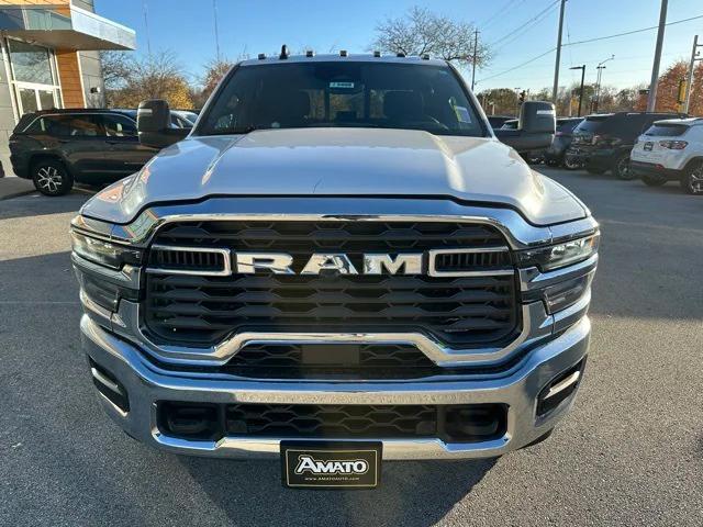 2026 RAM Ram 3500 RAM 3500 TRADESMAN CREW CAB 4X4 8 BOX