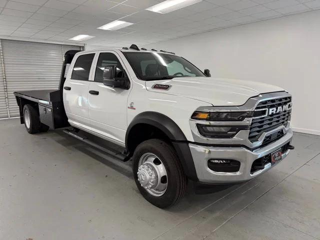 2026 RAM Ram 5500 Chassis Cab RAM 5500 TRADESMAN CHASSIS CREW CAB 4X4 84 CA