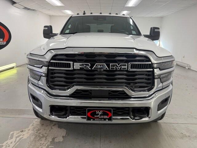 2026 RAM Ram 5500 Chassis Cab RAM 5500 TRADESMAN CHASSIS CREW CAB 4X4 84 CA 2026 RAM Ram 5500 Chassis Cab RAM 5500 TRADESMAN CHASSIS CREW CAB 4X4 84 CA