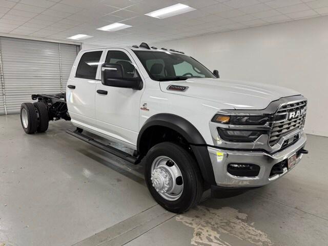 2026 RAM Ram 5500 Chassis Cab RAM 5500 TRADESMAN CHASSIS CREW CAB 4X4 84 CA 2026 RAM Ram 5500 Chassis Cab RAM 5500 TRADESMAN CHASSIS CREW CAB 4X4 84 CA