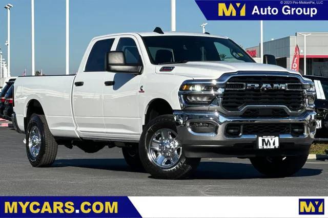 2026 RAM Ram 3500 RAM 3500 TRADESMAN CREW CAB 4X4 8 BOX