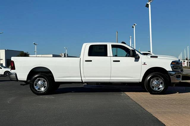 2026 RAM Ram 3500 RAM 3500 TRADESMAN CREW CAB 4X4 8 BOX
