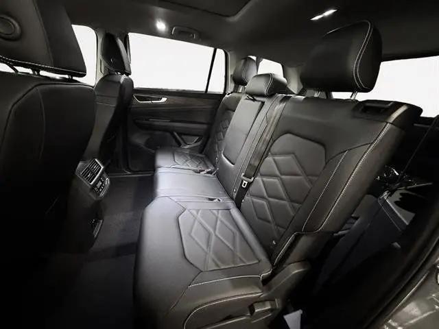 2026 Volkswagen Atlas SE with Technology
