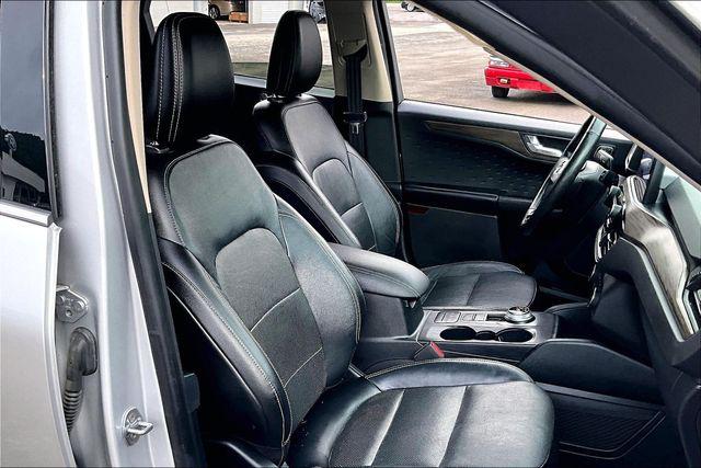 2020 Ford Escape Titanium Hybrid