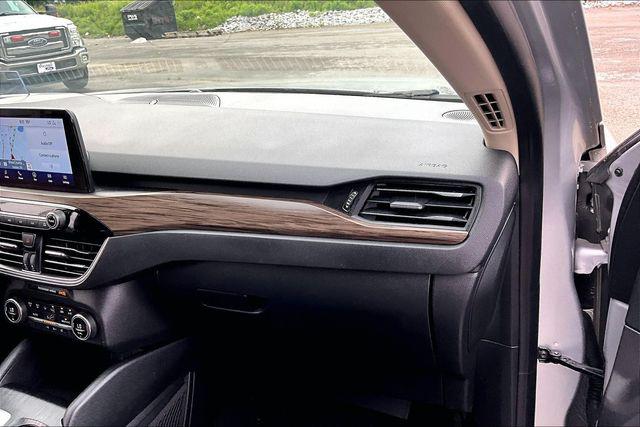 2020 Ford Escape Titanium Hybrid