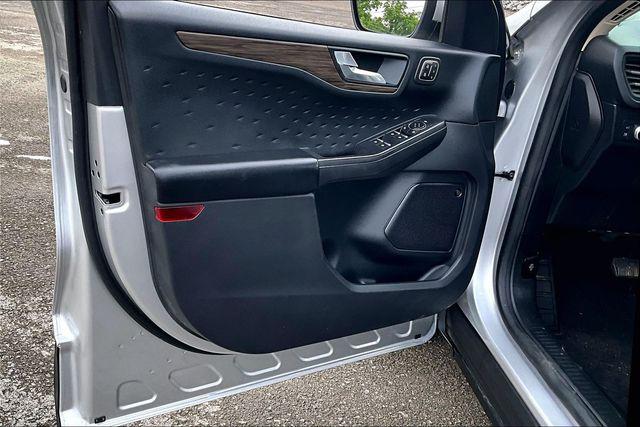 2020 Ford Escape Titanium Hybrid