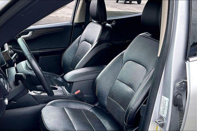 2020 Ford Escape Titanium Hybrid