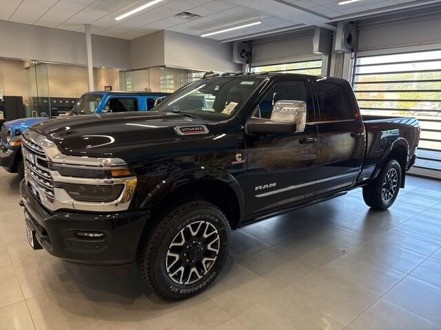 2025 RAM Ram 2500 RAM 2500 LIMITED CREW CAB 4X4 64 BOX