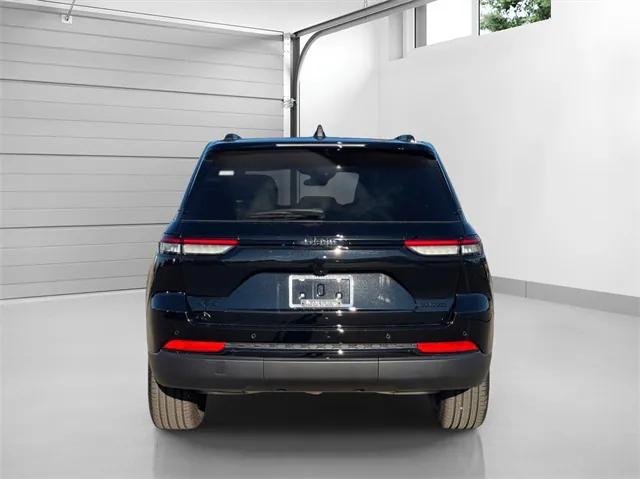 2025 Jeep Grand Cherokee Limited 4x4 2025 Jeep Grand Cherokee Limited 4x4