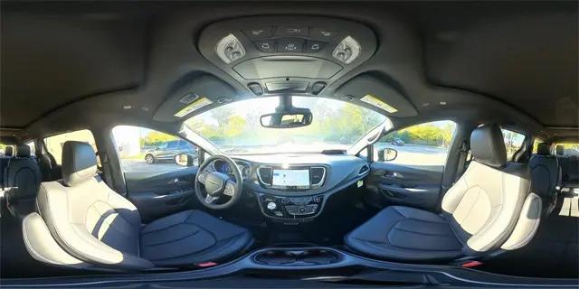 2026 Chrysler Pacifica Select AWD