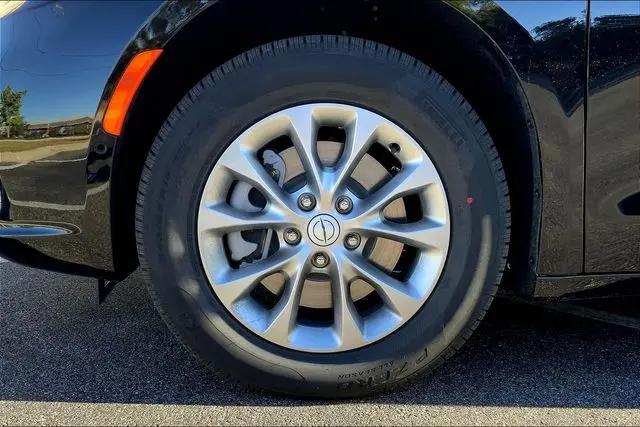 2026 Chrysler Pacifica Select AWD